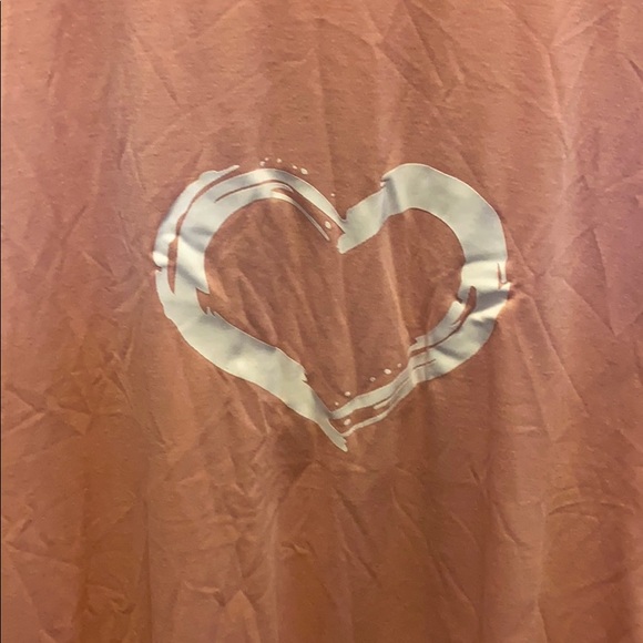 NWOT Super cute pink top with heart. - Picture 3 of 5